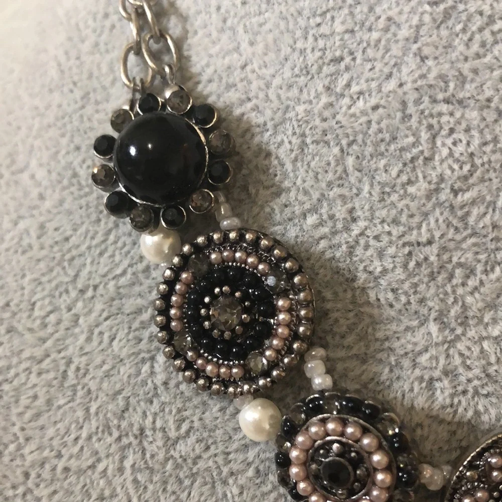 Statement necklace! - Picture 4 of 6